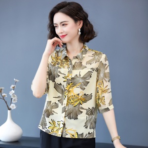 仿真絲印花短袖襯衫上衣2023夏季新款中年媽媽裝寬松大碼T恤襯衣